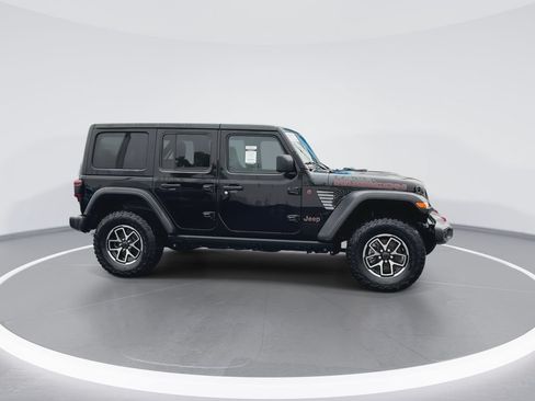 Used 2024 Jeep Wrangler Unlimited Rubicon w/ Technology Group AWD/4WD image 9