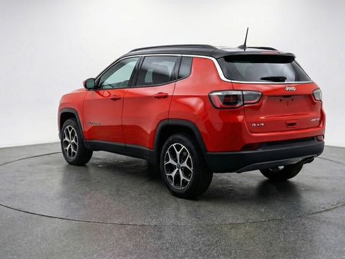 Used 2025 Jeep Compass Limited image 6