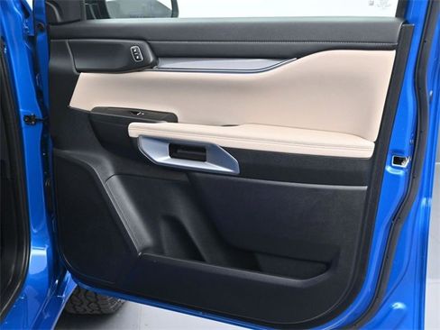 Used 2025 Ford Ranger Lariat w/ Chrome Accent Package image 11