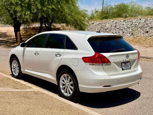 Used 2012 Toyota Venza XLE FWD image 3
