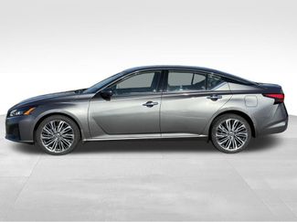 Used 2023 Nissan Altima 2.5 SL video 3