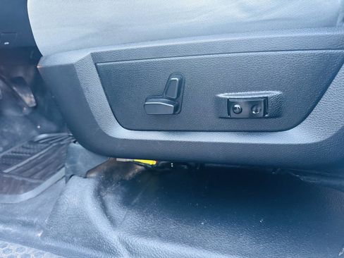 Used 2017 RAM 1500 Classic SLT image 17