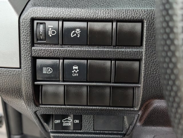 Used 2025 Toyota Tacoma SR5 AWD/4WD image 23