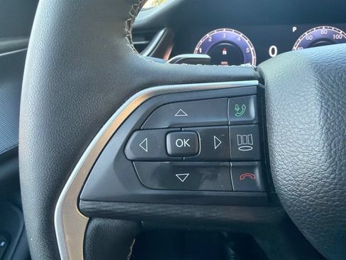 Used 2023 Jeep Grand Cherokee Altitude AWD/4WD image 12