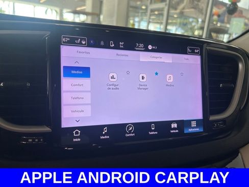 Used 2022 Chrysler Pacifica Touring-L image 12