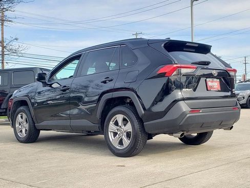 Used 2023 Toyota RAV4 XLE image 5