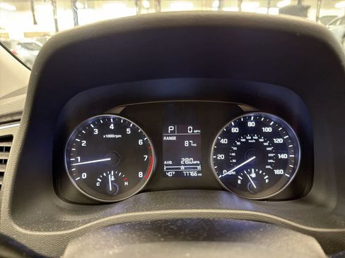 Used 2017 Hyundai Elantra SE image 31