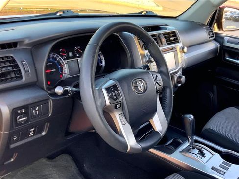 Used 2017 Toyota 4Runner SR5 Premium image 16