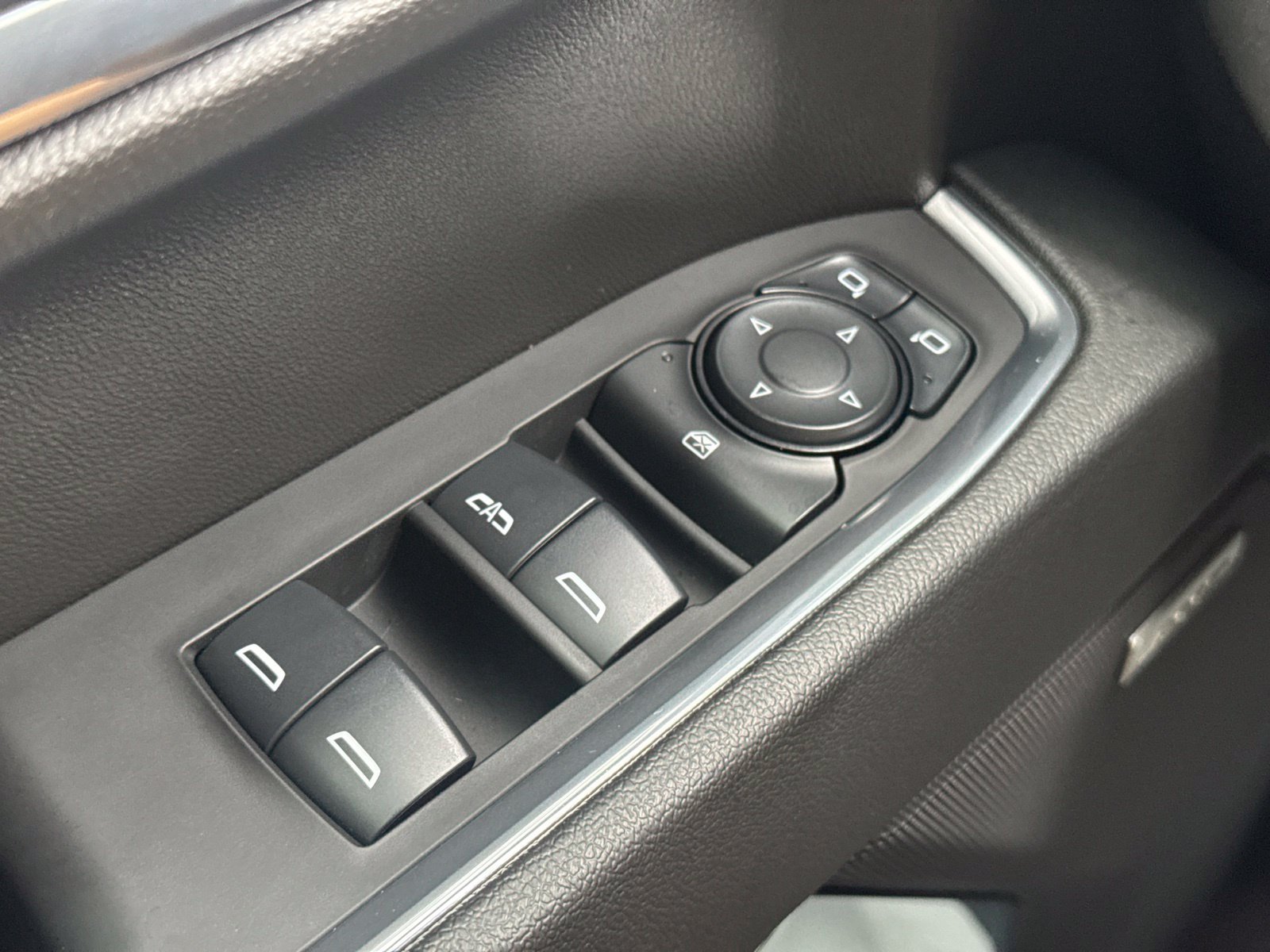 Used 2024 Chevrolet Silverado 1500 LT Trail Boss w/ LT Trail Boss Premium Package AWD/4WD image 20