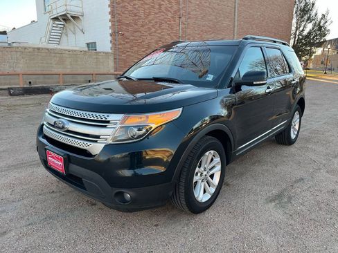 Used 2014 Ford Explorer XLT w/ Equipment Group 201A image 7