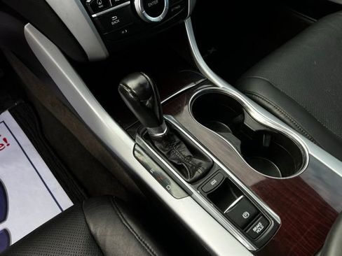 Used 2017 Acura TLX w/ Technology Package image 39