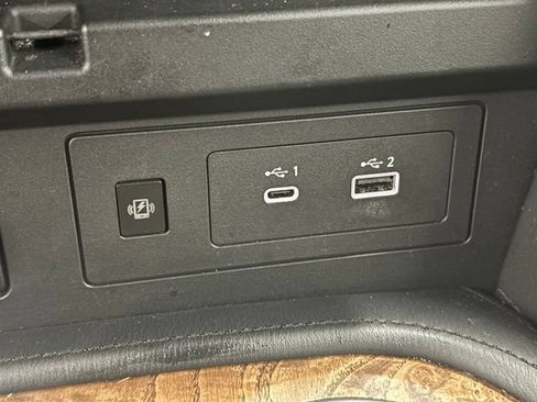 Used 2023 Nissan Armada SL w/ Captain's Chairs Package RWD image 39