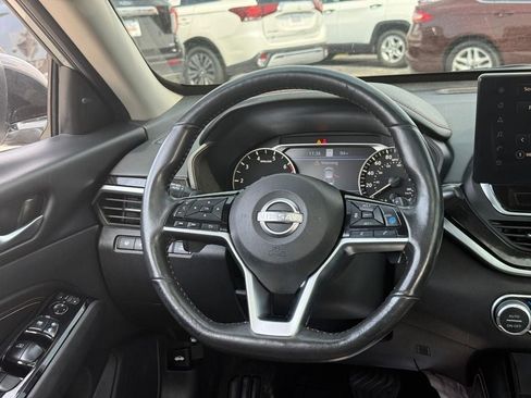 Used 2023 Nissan Altima 2.0 SR FWD image 13