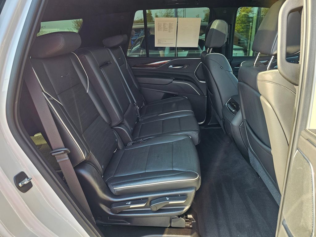 Used 2021 Cadillac Escalade Premium Luxury w/ Driver Assist Tech Package AWD/4WD image 12