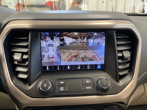 Used 2023 GMC Acadia Denali w/ Denali Ultimate Package AWD/4WD image 25