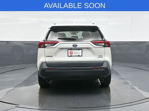 Used 2021 Toyota RAV4 XLE Premium AWD/4WD image 6