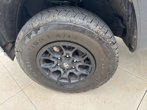 Used 2019 Toyota Tacoma SR w/ SX Package AWD/4WD image 12