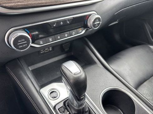 Used 2019 Nissan Altima 2.5 SL FWD image 24