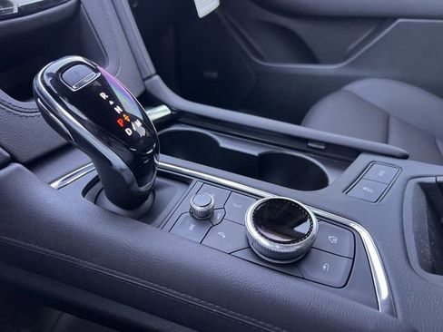 New 2026 Cadillac XT5 Luxury image 17