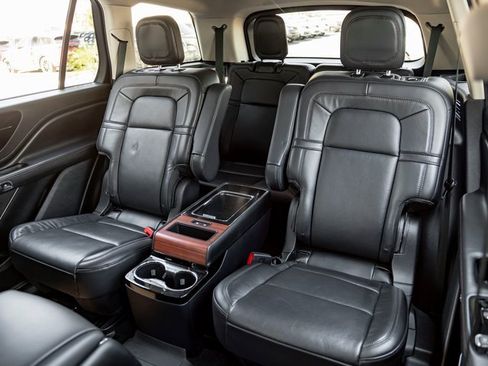 Used 2021 Lincoln Aviator Reserve w/ Equipment Group 201A image 20