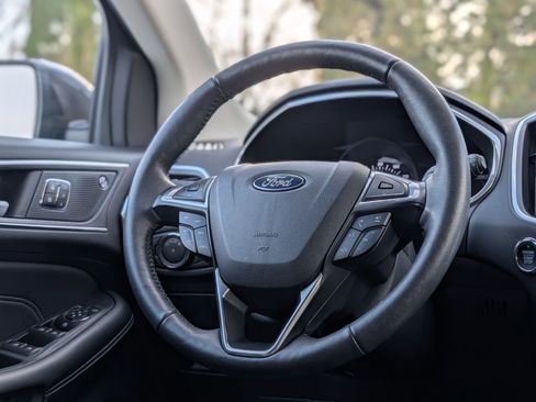 Used 2021 Ford Edge Titanium image 14