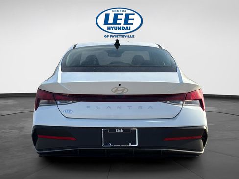 New 2026 Hyundai Elantra SE image 5