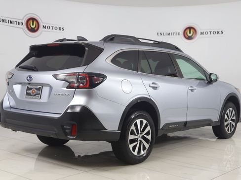 Used 2022 Subaru Outback Premium AWD/4WD image 3