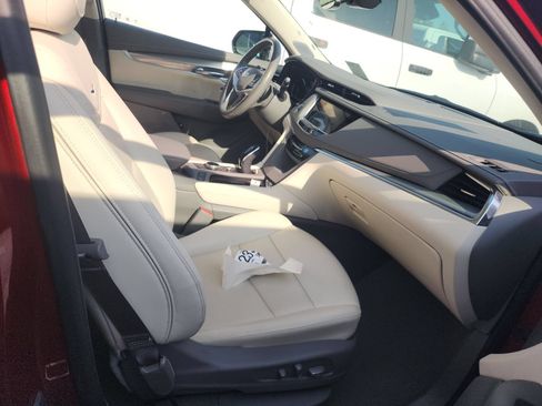 Used 2024 Cadillac XT5 Premium Luxury w/ LPO, Floor Liner Package AWD/4WD image 15