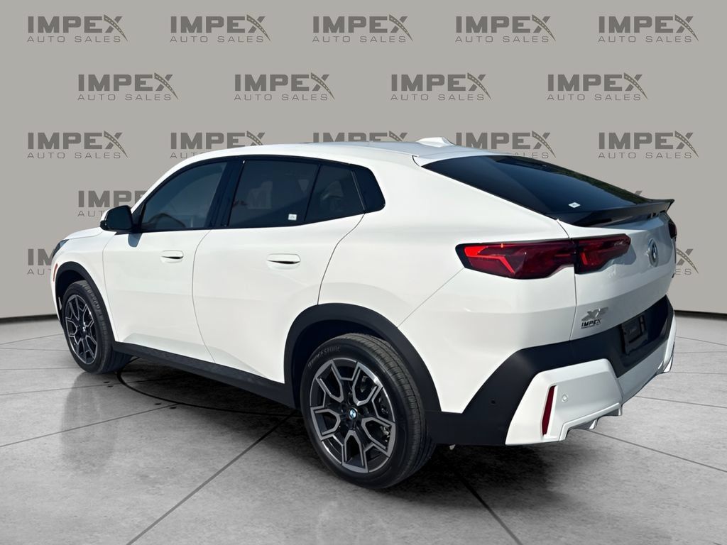 Used 2026 BMW X2 xDrive28i AWD/4WD image 3