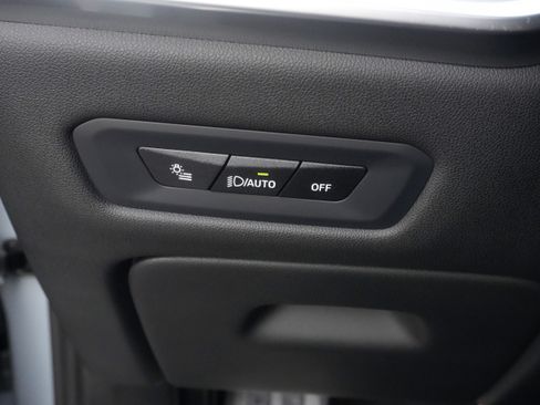 Used 2024 BMW X5 sDrive40i w/ M Sport Package RWD image 17