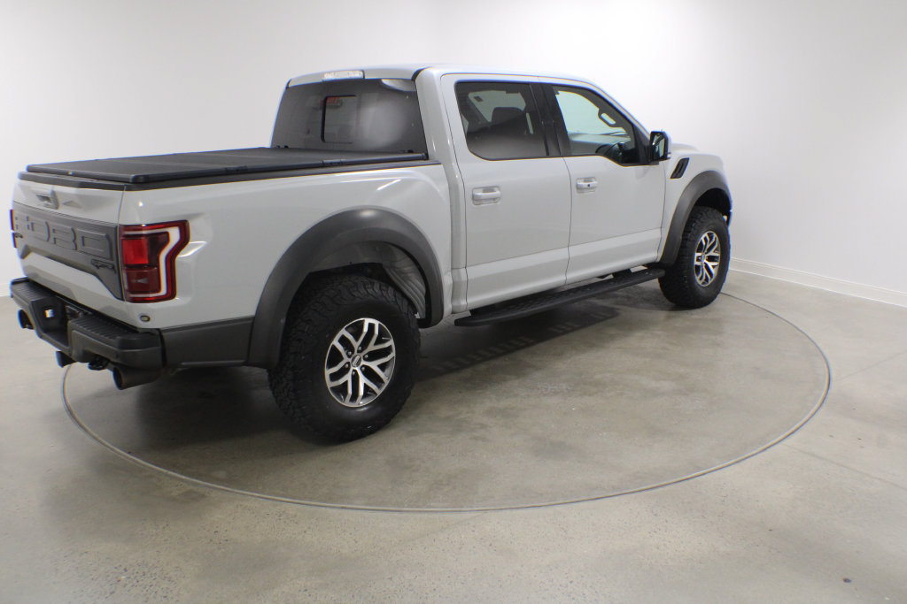 Used 2017 Ford F150 Raptor w/ Equipment Group 802A Luxury AWD/4WD image 6