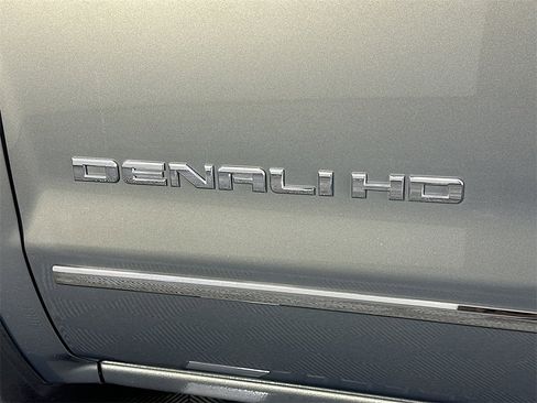 Used 2018 GMC Sierra 2500 Denali w/ Duramax Plus Package image 29