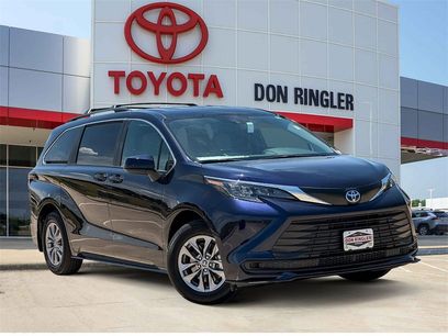 Used 2025 Toyota Sienna LE