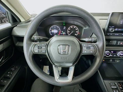 Used 2024 Honda CR-V LX image 11