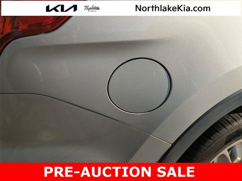 Used 2014 Ford Explorer XLT w/ Equipment Group 202A image 16