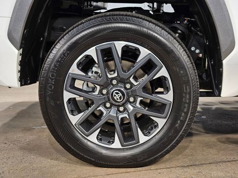 Used 2025 Toyota Tundra Limited image 17