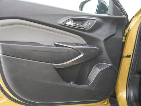 Used 2024 Chevrolet Trax ACTIV w/ Sunroof Package FWD image 18