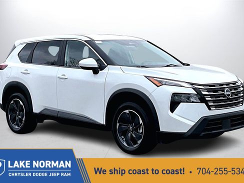 Used 2024 Nissan Rogue SV image 1