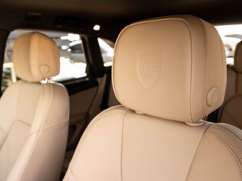 Certified 2026 Porsche Macan AWD/4WD image 22