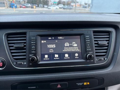 Used 2019 Kia Sedona EX image 17
