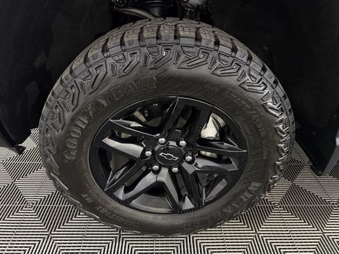 Used 2024 Chevrolet Silverado 1500 Custom Trail Boss AWD/4WD image 12