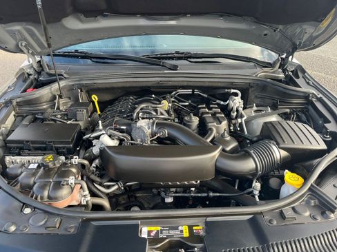 Used 2023 Dodge Durango SXT image 37