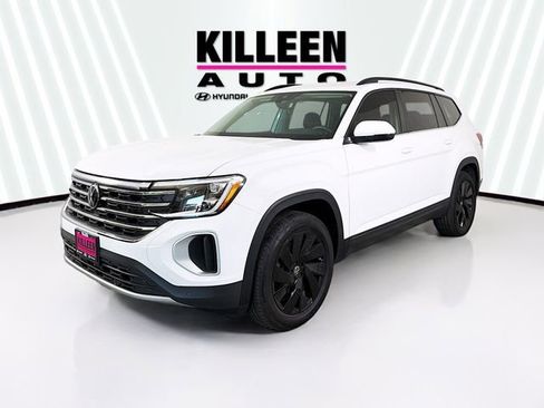 New 2025 Volkswagen Atlas SE image 3