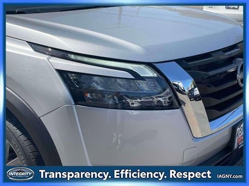 Certified 2024 Nissan Pathfinder SV image 10