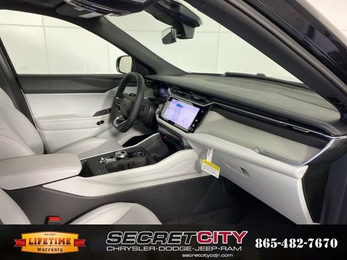 New 2026 Jeep Cherokee Limited AWD/4WD image 32