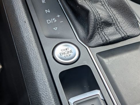 Used 2019 Volkswagen Atlas SE w/ Panoramic Sunroof Package FWD image 30
