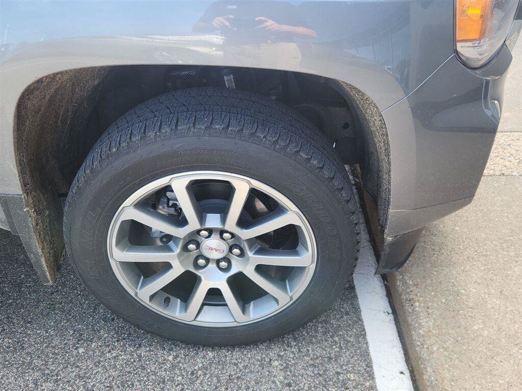 Used 2022 GMC Canyon Denali AWD/4WD image 2