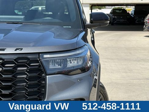 Used 2025 Ford Explorer ST-Line w/ ST-Line Street Pack AWD/4WD image 3