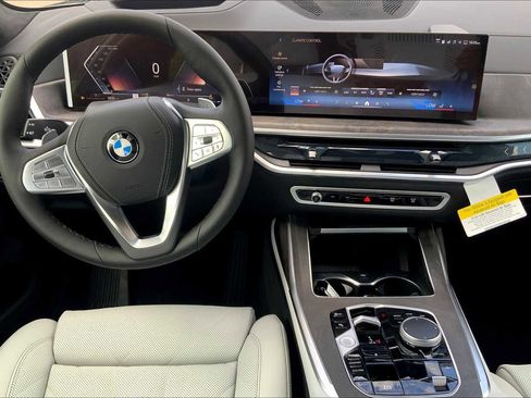 Used 2026 BMW X7 xDrive40i image 5