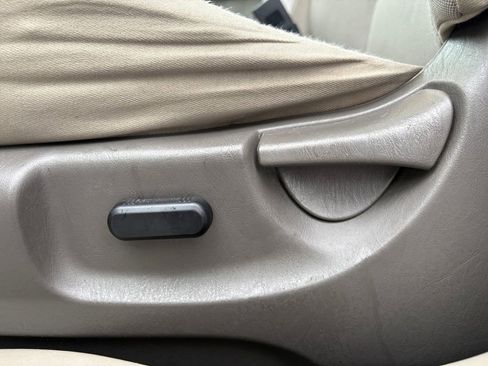 Used 2012 Ford Escape XLT image 11